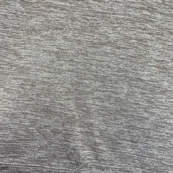 ⭐️Underarmor vneck - Picture 7 of 9